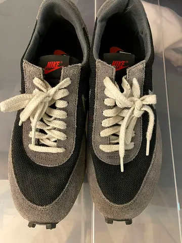 nike running shoes black