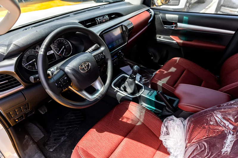Toyota hilux D/C 4WD 2.7 GLXS-G63147688622083114