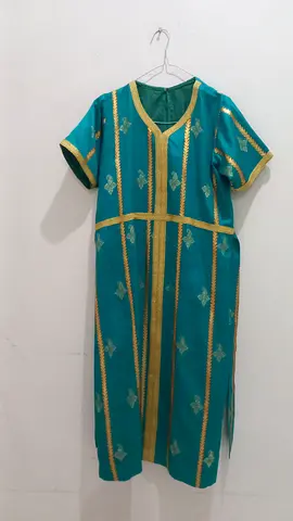 Girls jalabiya, sizes 11 to 12 years