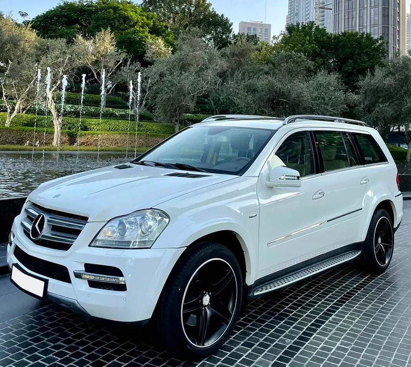 AMAZING MERCEDES GL500 V8 •• GOOD CONDITION •• GCC •• GREAT FOR FAMILIES •• MILEAGE IS TAMPERED63165226275969113