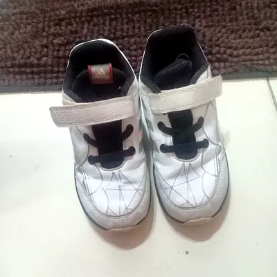 Adidas shoes size 27 condition as new