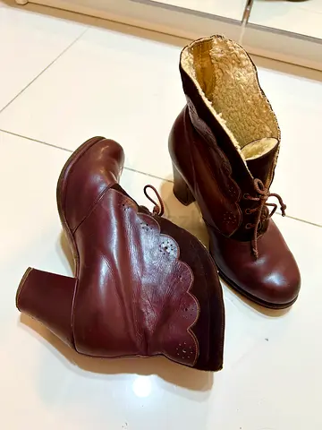 Leather boots size 36-37