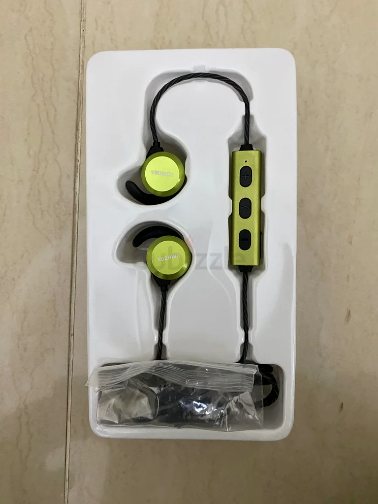 سماعات رأس ستيريو لاسلكية من توشيبا RZE-BT300E63256063790083113