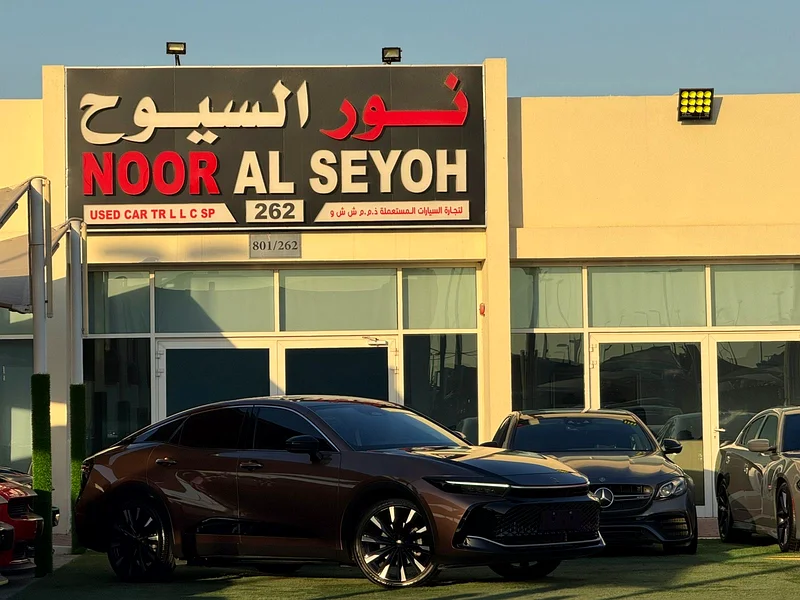 TOYOTA CROWN HYBRID Platinum GCC 2022  
Service history (under warranty with Al Futtaim)  
Original paint  
Zero accident63167094751745111
