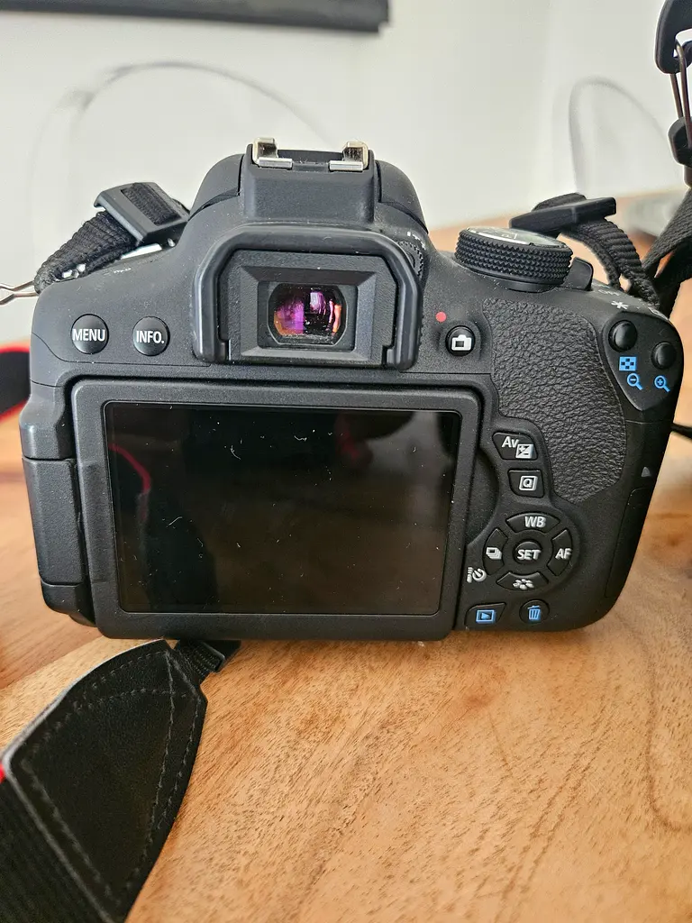 Canon EOS 750d DSLR camera63236125233154112
