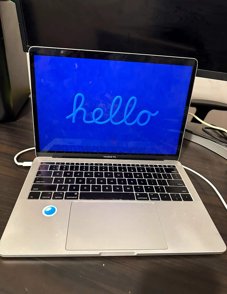 MacBook Pro 2017 13 inch63197646073858113
