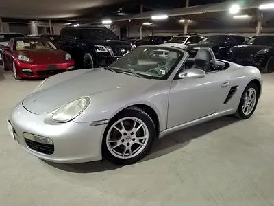 PORSCHE BOXSTER 2006 2.7L | HALF LEATHER SEATS | 17 INCH ALLOY WHEELS | REAR SPOILER