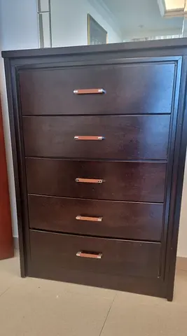 Chest of drawers