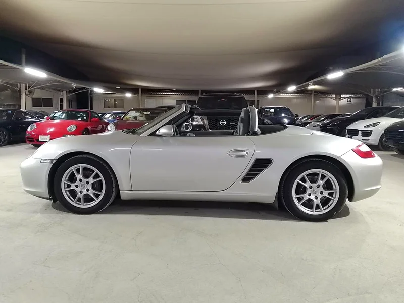 PORSCHE BOXSTER 2006 2.7L | HALF LEATHER SEATS | 17 INCH ALLOY WHEELS | REAR SPOILER63157885232387114