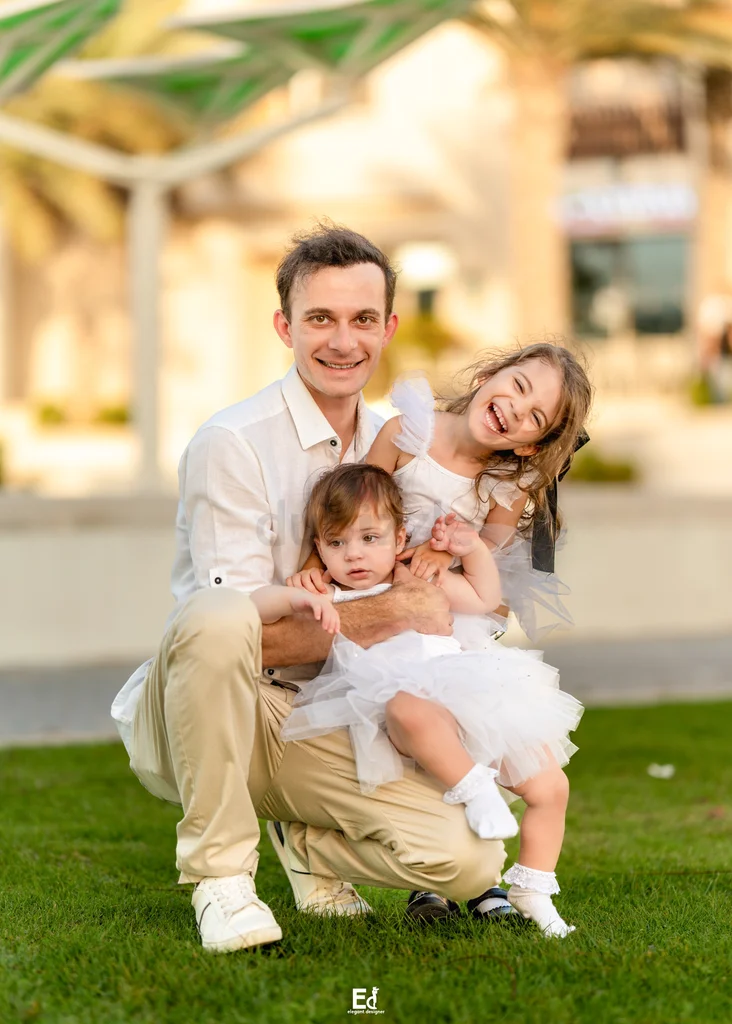 Affordable outdoor portrait photoshoot62930660977153111