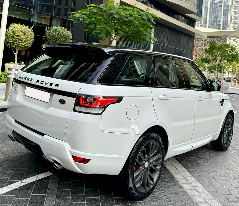 SUPERCHARGED RANGE ROVER SPORT V8 • F.S.H • FULLY LOADED • GCC MODEL • PERFECTLY MAINTAINED63231641678466112