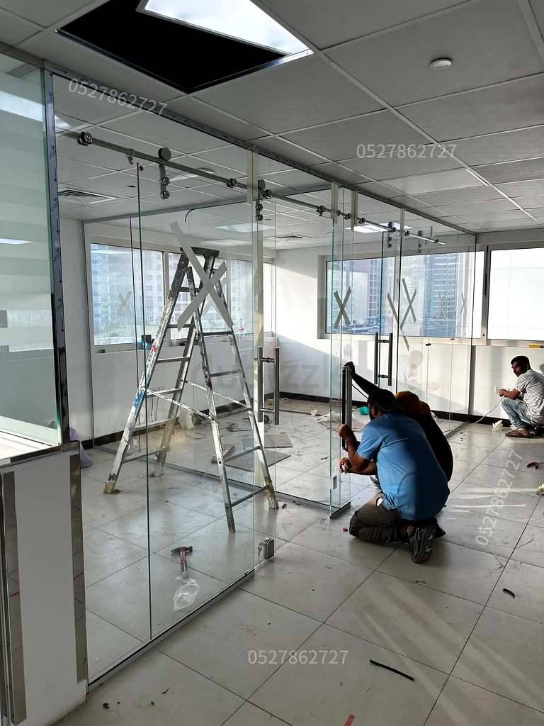 Glass Partition63437652832002113