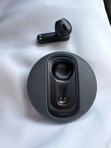 Dual-mic noise cancellation-baseus