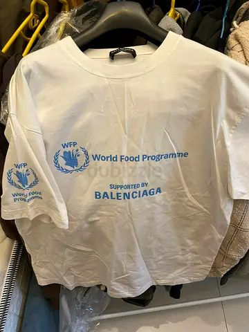 Blenciaga T-shirt - B