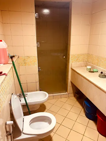 Apartment sharing with partition