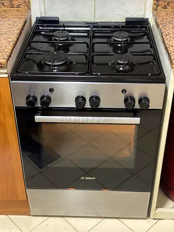 Bosch 60x60cm Freestanding Gas Cooking Range with 4 Burners | 71L of Oven Capacity HGA120B51M