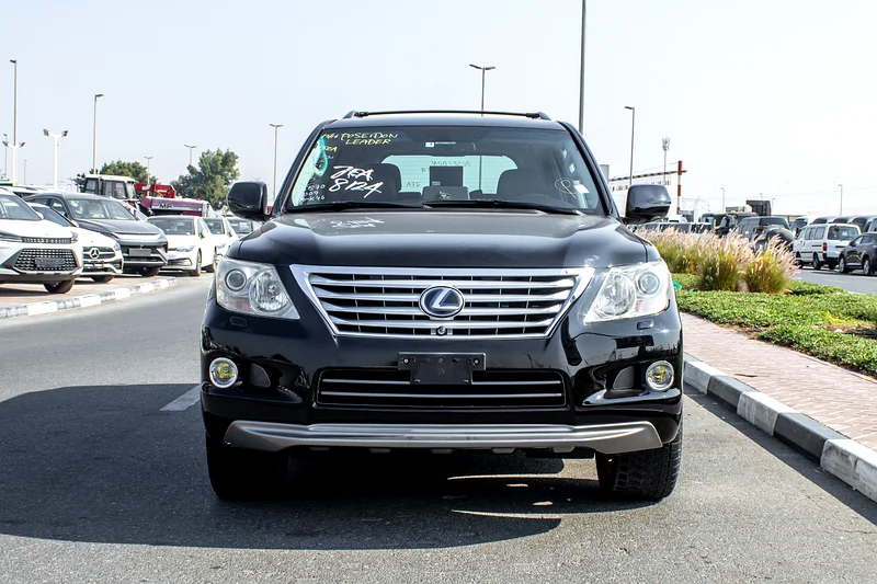 2009 - لكزس LX570 - نظيفة جدًا - كأنها جديدة - فقط 78,000 كم63226738289793111