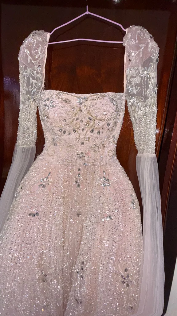 Shine like a princess in a luxurious and unique wedding dress62930661002625112