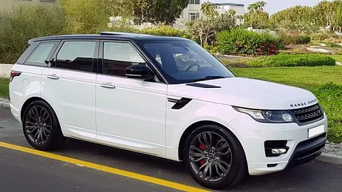 SUPERCHARGED RANGE ROVER SPORT V8– GCC — F.S.H — FULLY LOADED — VERY NEAT — LOW MILEAGE
