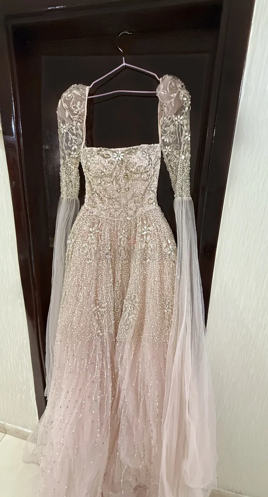 Shine like a princess in a luxurious and unique wedding dress629306610026251119