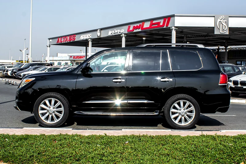 2009 - لكزس LX570 - نظيفة جدًا - كأنها جديدة - فقط 78,000 كم63226738289793114