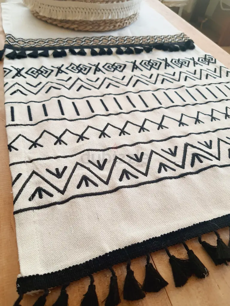 Brand New Table Runner 140cm X 45cm