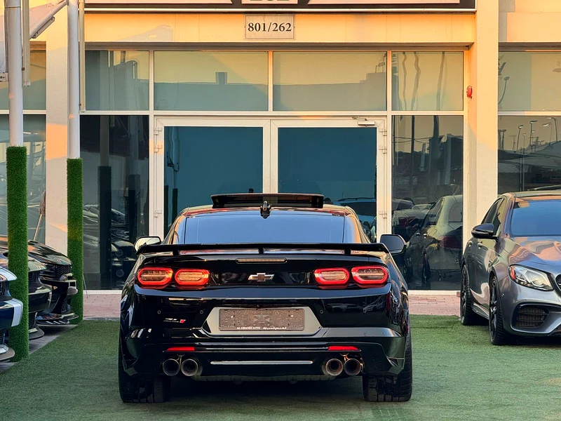 CHEVROLET CAMARO ZL1 GCC 2023  
Service history under warranty  
Original paint  
Zero accidents  
Full option63174308517250111