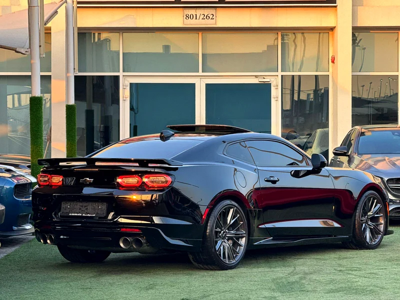 CHEVROLET CAMARO ZL1 GCC 2023  
Service history under warranty  
Original paint  
Zero accidents  
Full option63174308517250112