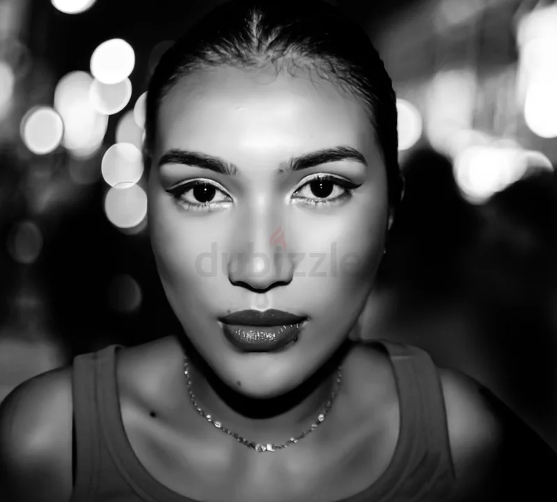 Female Photographer62930660996739113