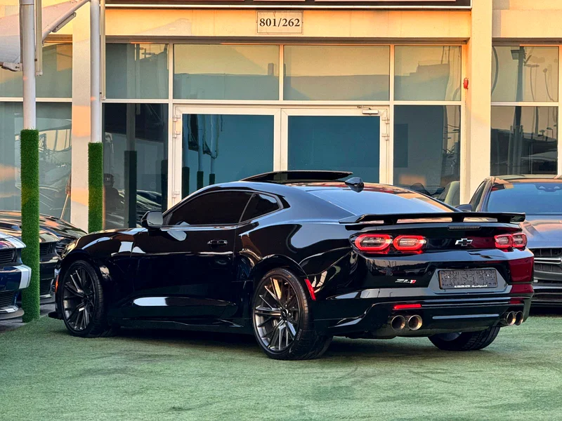 CHEVROLET CAMARO ZL1 GCC 2023  
Service history under warranty  
Original paint  
Zero accidents  
Full option63174308517250113