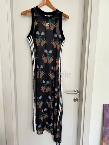 Adidas sport dress size M