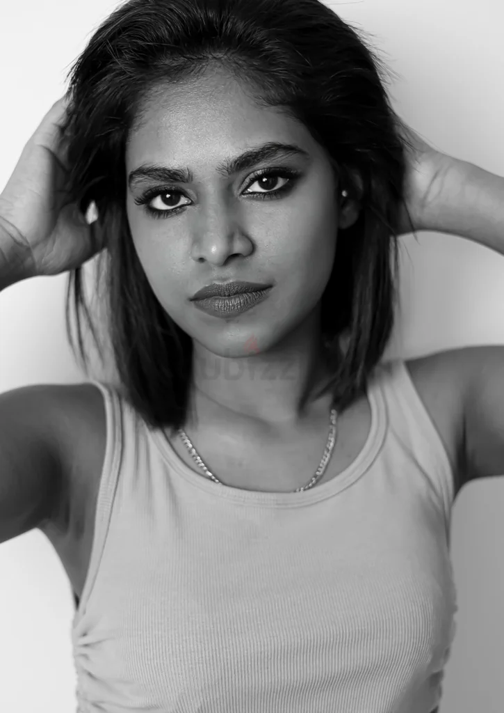 Female Photographer62930660996739111