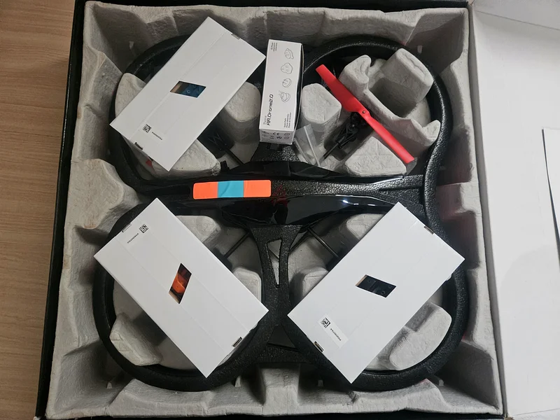 Parrot AR.DRONE 2.0 with original Box63241128622466114