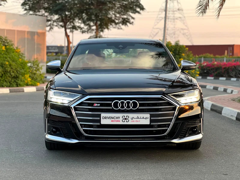 Audi S8 Gcc under warranty63225699654914111