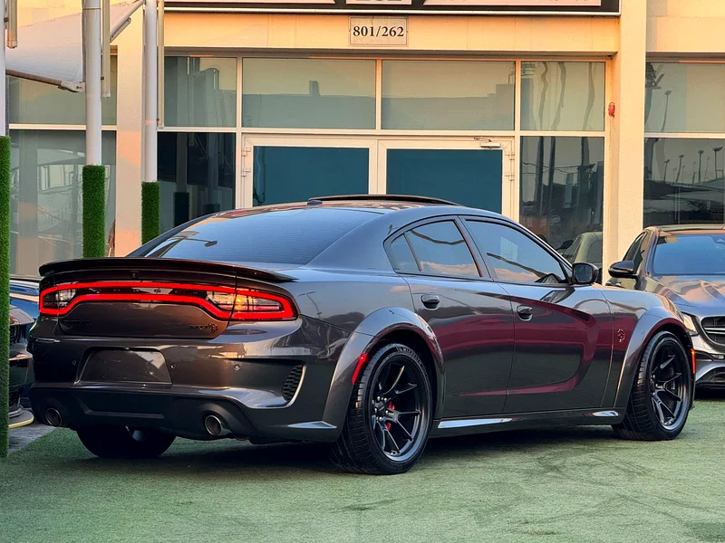 CHARGER HELLCAT REDEYE 797Hp 2023 WIDEBODY ORIGINAL  GCC FULL OPTION  Service history Under warranty63172196582019113