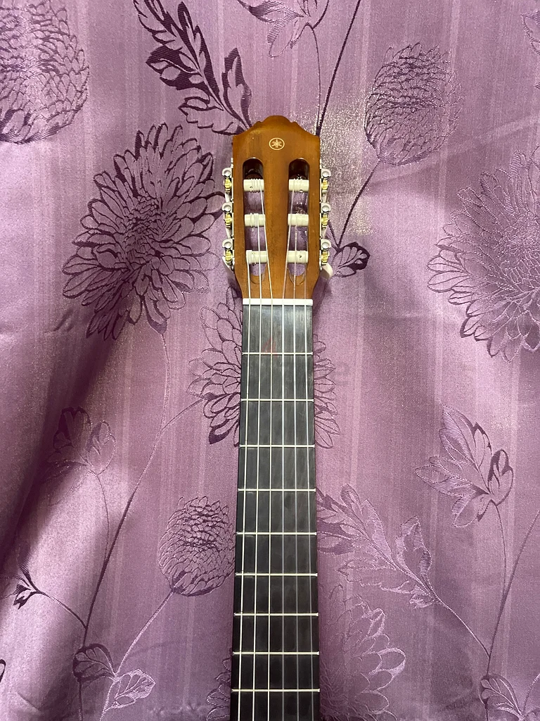 yamaha c40 classic guitar with bag perfect condition delivery available63208864574337112