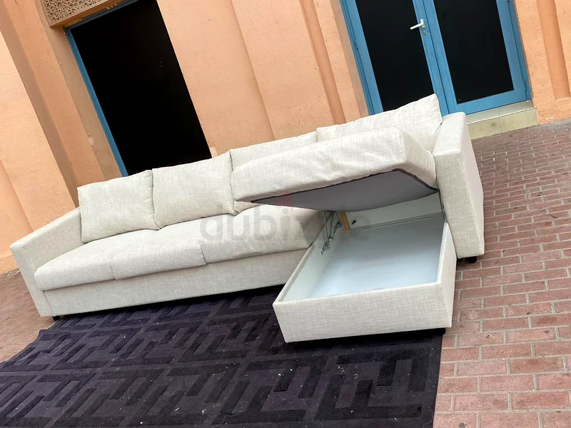 بحالة ممتازة، أريكة IKEA فيملي على شكل حرف L، باللون البيج، مع مساحة للتخزين63185757198467111