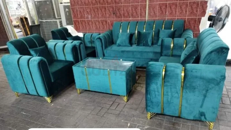أريكة جديدة بـ 7 مقاعد  
مجموعة أرائك جديدة بالكامل مع طاولة628638207077131114