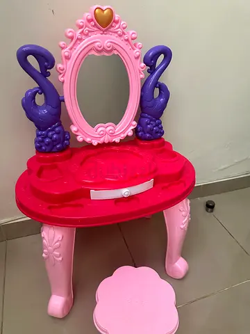 makeup table