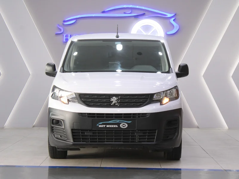 2024 Peugeot Partner//Diesel Low mileage62935671831043113