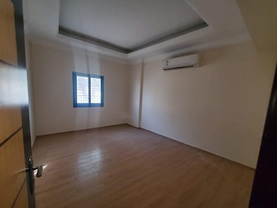 Studio Specifications: Studio With A Balcony With A Large And Excellent Area. Separate Kitche