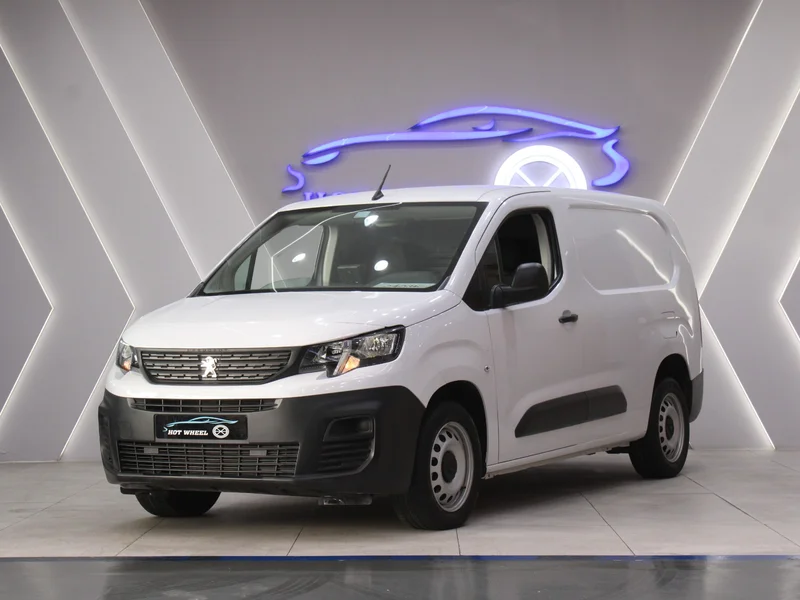 2024 Peugeot Partner//Diesel Low mileage62935671831043112