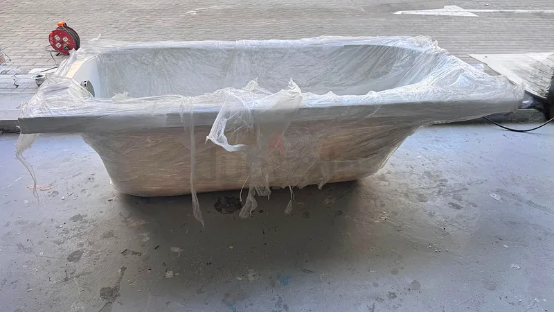 حوض استحمام مدمج في الفندق63185238787330111