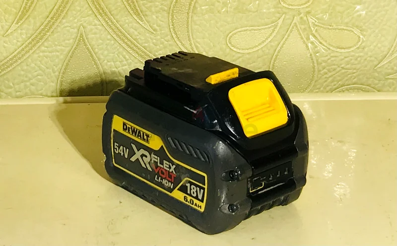 DEWALT 54v/18v FLEX VOLT 6.0Ah BATTERY63260753683970112