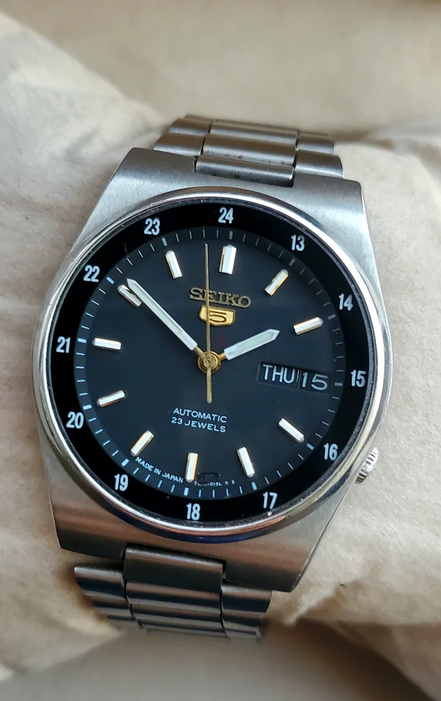 Seiko 5 Automatic 7009 caliber 21-jewels Black Railway Dial Japan made Men’s Watch (USED)63241129708419113