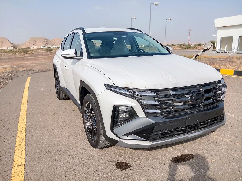 HYUNDAI TUCSON 4*2 2.0L MODEL 2025 GCC SPECIFICATION NEW SHAPE (EXPORT ONLY)63177575984129112