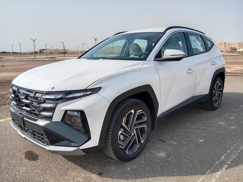 HYUNDAI TUCSON 4*2 2.0L MODEL 2025 GCC SPECIFICATION NEW SHAPE (EXPORT ONLY)63177575984129119
