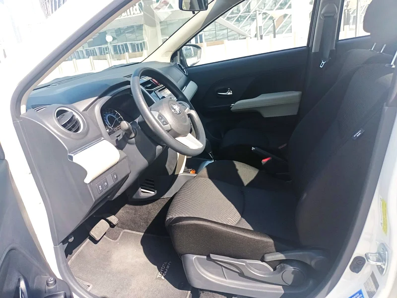 2023 Full service history- Original paint- 2 keys - Excellent condition63147687342465112