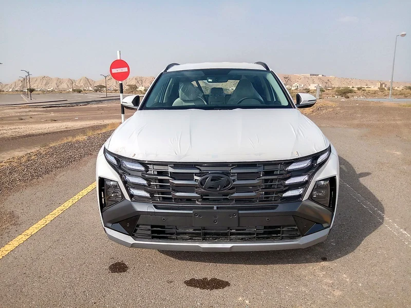HYUNDAI TUCSON 4*2 2.0L MODEL 2025 GCC SPECIFICATION NEW SHAPE (EXPORT ONLY)63177575984129111