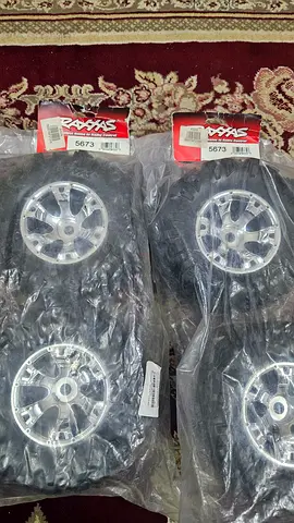 Traxxas summit Original new tires 17mm hex